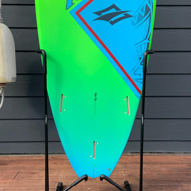 Load image into Gallery viewer, Naish Go To 5'9 × 18 15/16 × 2 3/16 Kiteboard • NEW 3