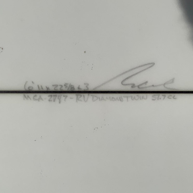 Load image into Gallery viewer, Maurice Cole RV Diamond Twin 6'11 × 22 ⅝ × 3 Surfboard • USED 4
