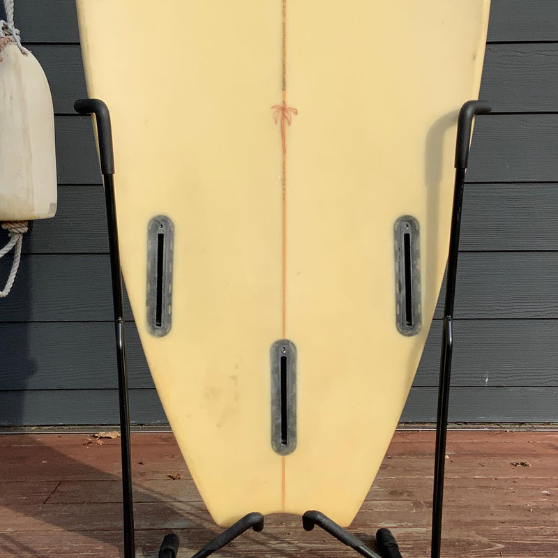 Load image into Gallery viewer, Neverlander Custom 5'6 × 19 ½ × 2 ½ Surfboard • USED 3