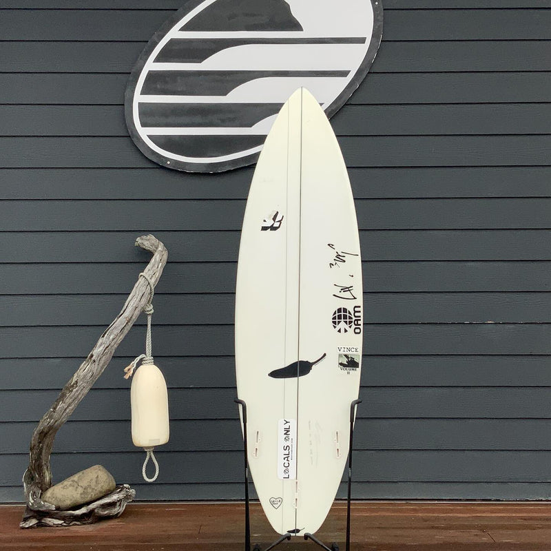 Load image into Gallery viewer, Chili Volume II 5'8 × 18 ⅞ × 2 ⅜ Surfboard • USED 2