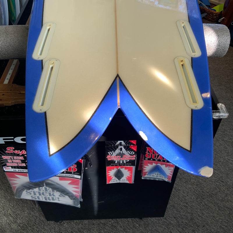 Load image into Gallery viewer, SSS Quad Fish 6'0 × 21 ⅛ × 2 ⅝ Surfboard • USED 6
