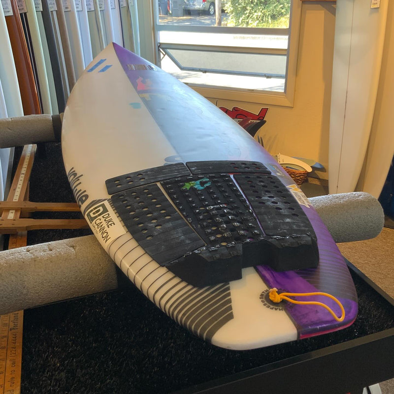 Load image into Gallery viewer, SMITH Shapes Volume 6'3 × 19 ⅜ × 2 ½ Surfboard • USED 4