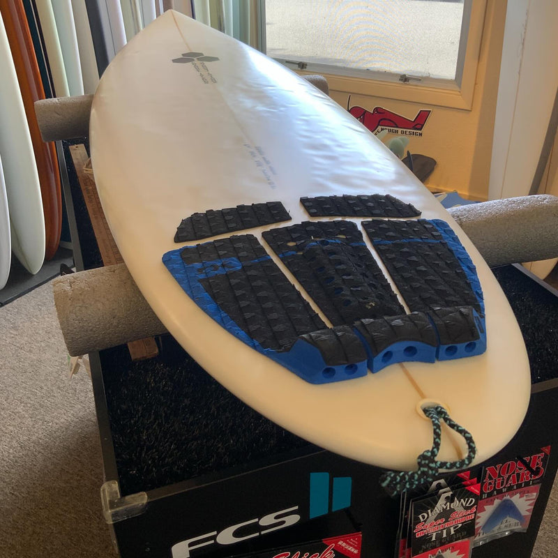 Load image into Gallery viewer, Channel Islands Twin Pin 6'0 × 19 ¾ × 2 ⅝ Surfboard • USED 5