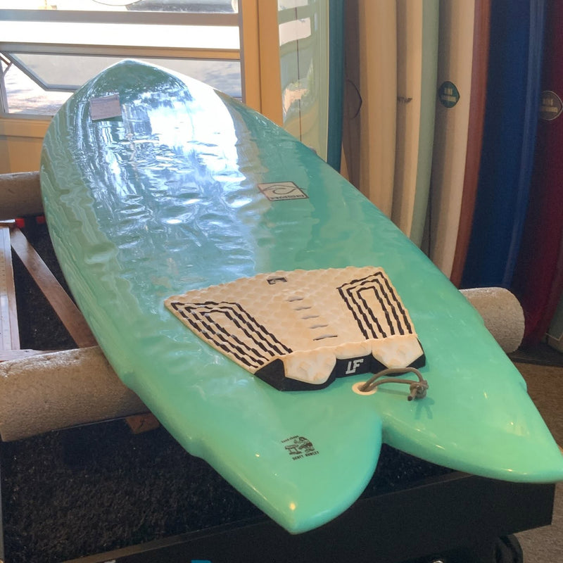 Load image into Gallery viewer, Northwest Surf Design Quad Fish 6'0 × 22 × 3 Surfboard • USED 4