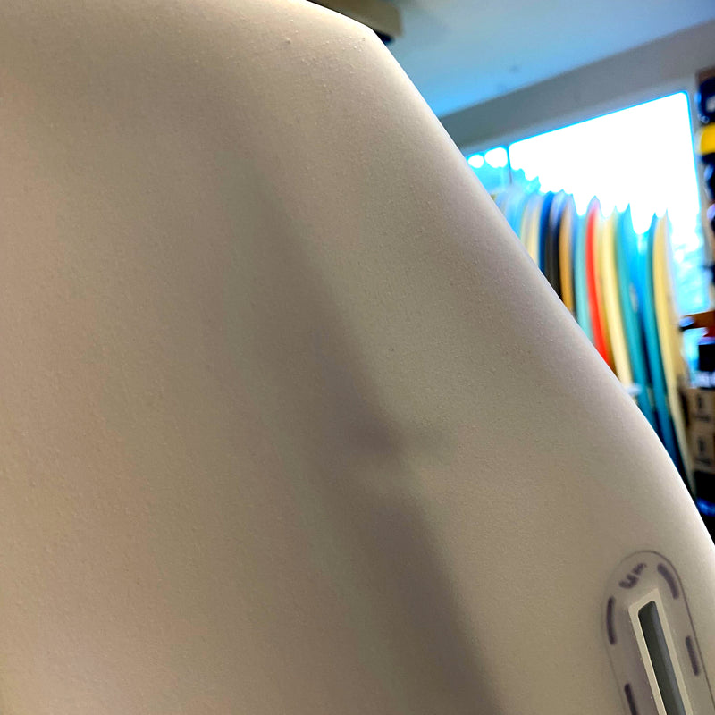 Load image into Gallery viewer, Album Surf Plasmic 5'6 × 20 ½ × 2 ½ Surfboard • DAMAGED 5