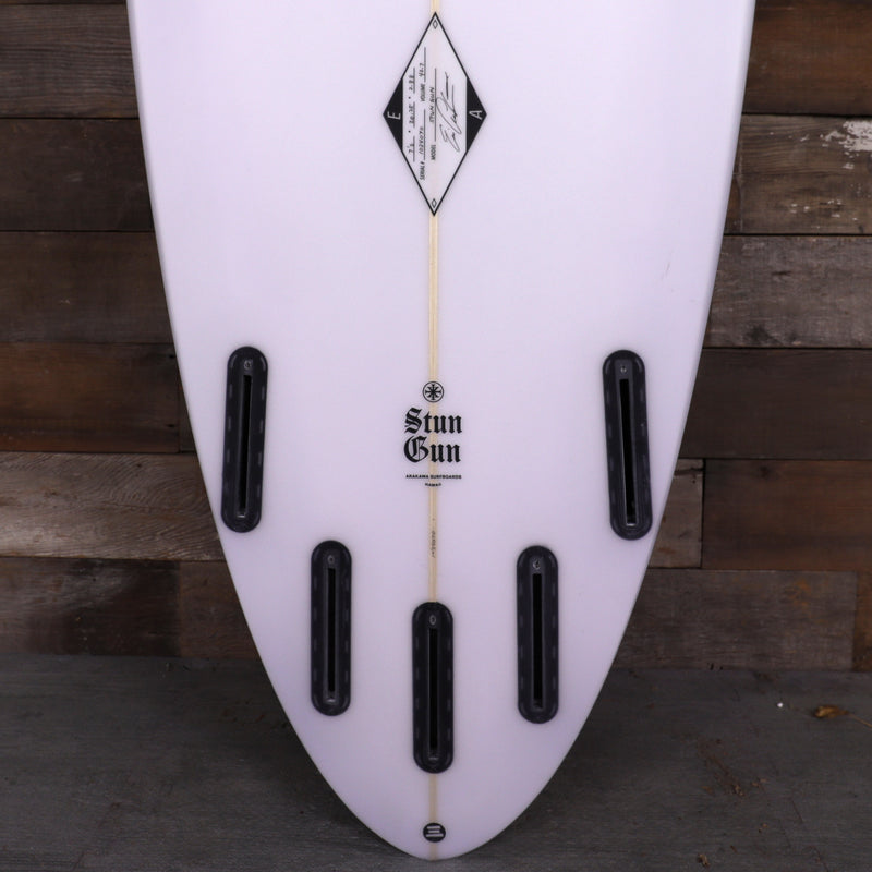 Load image into Gallery viewer, Arakawa Stun Gun 7'0 × 20 ¼ × 2 ⅞ Surfboard 3