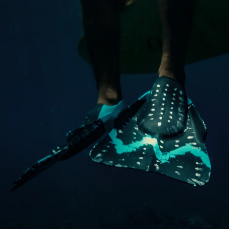 Load image into Gallery viewer, DaFiN Kealopiko Pro Signature Swim Fins 3