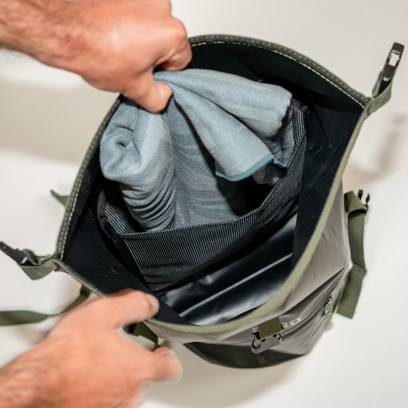Load image into Gallery viewer, FARO Wetsuit Dry Bag Backpack - 40L 12