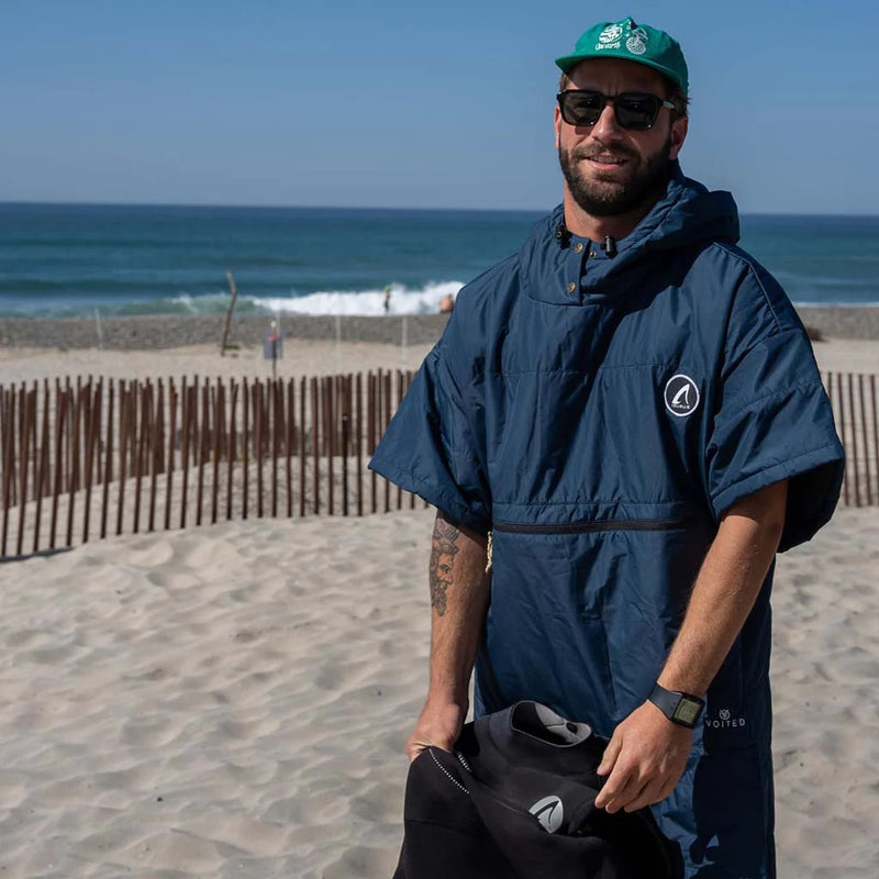 Load image into Gallery viewer, Isurus Voited CoLab Surf Hooded Changing Poncho 3