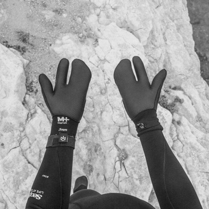 Load image into Gallery viewer, Manera Magma 2.5mm Lobster Gloves 15