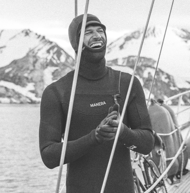 Load image into Gallery viewer, Manera Magma Steamer 4/3 Chest-Zip Wetsuit • 2024 21