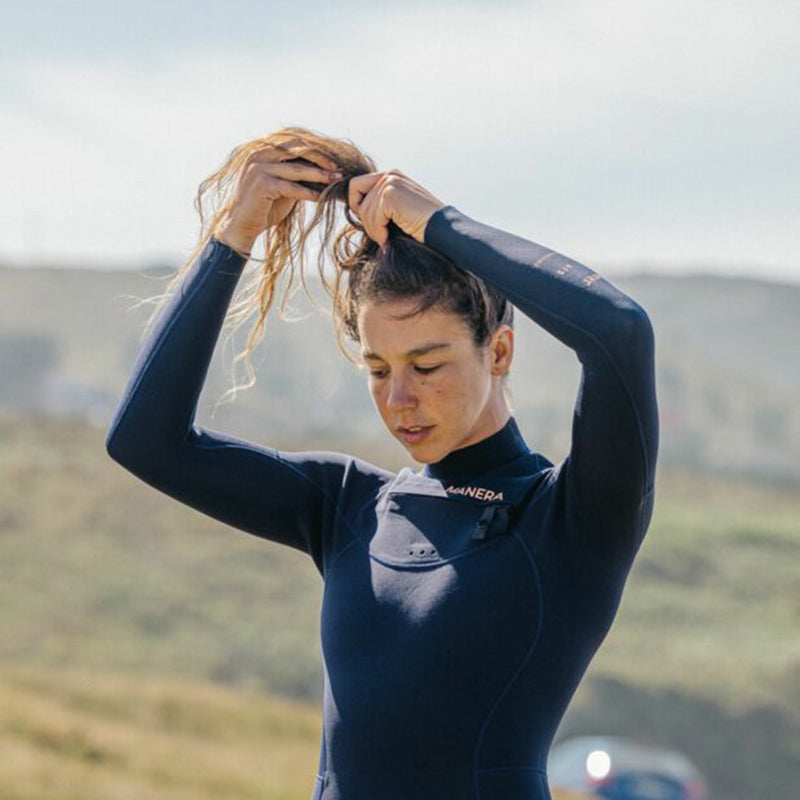 Load image into Gallery viewer, Manera Women's Seafarer 4/3 Chest-Zip Wetsuit • 2024 15