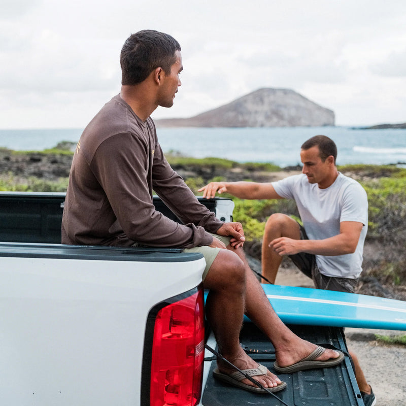 Load image into Gallery viewer, OluKai Ulele Sandals 21