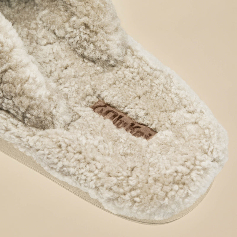 Load image into Gallery viewer, OluKai Women's Kīpe'a Heu Fuzzy Slipper Sandals 6