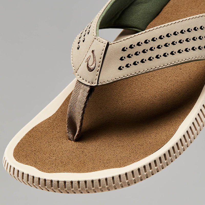 Load image into Gallery viewer, OluKai Ulele Sandals 13