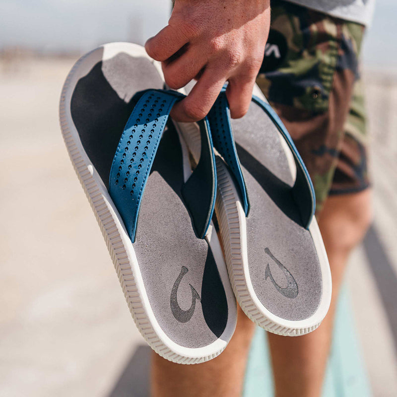 Load image into Gallery viewer, OluKai Ulele Sandals 7