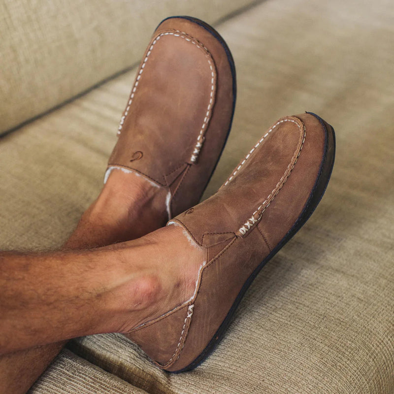 Load image into Gallery viewer, OluKai Moloā Slippers 7