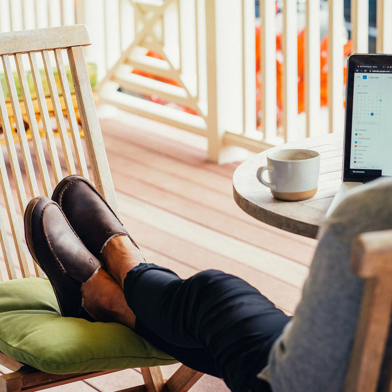Load image into Gallery viewer, OluKai Moloā Slippers 18