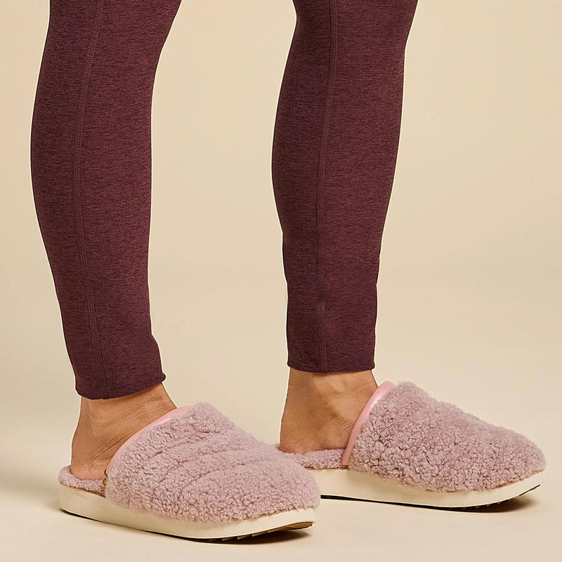 Load image into Gallery viewer, OluKai Women's Pūpū Mua Mule Slippers 17