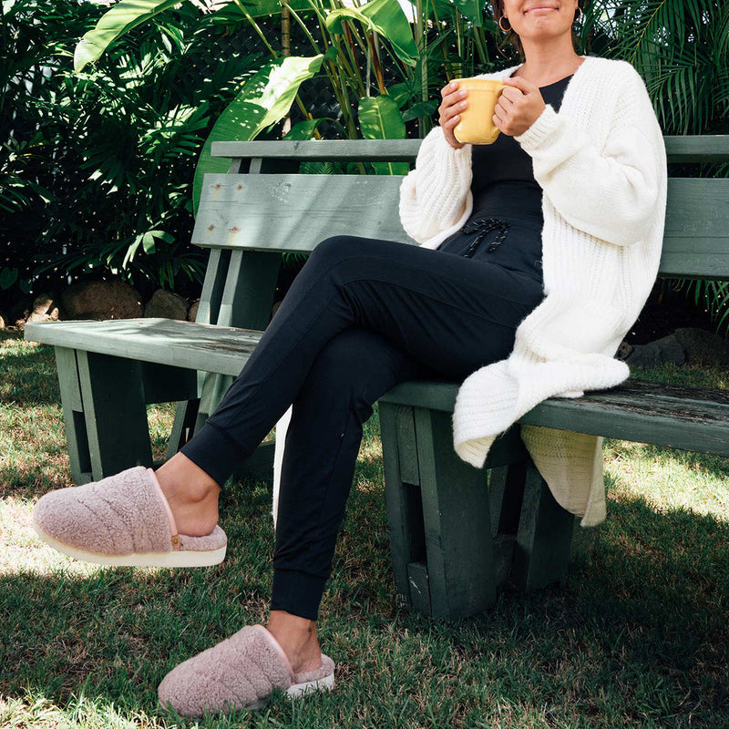 Load image into Gallery viewer, OluKai Women's Pūpū Mua Mule Slippers 19