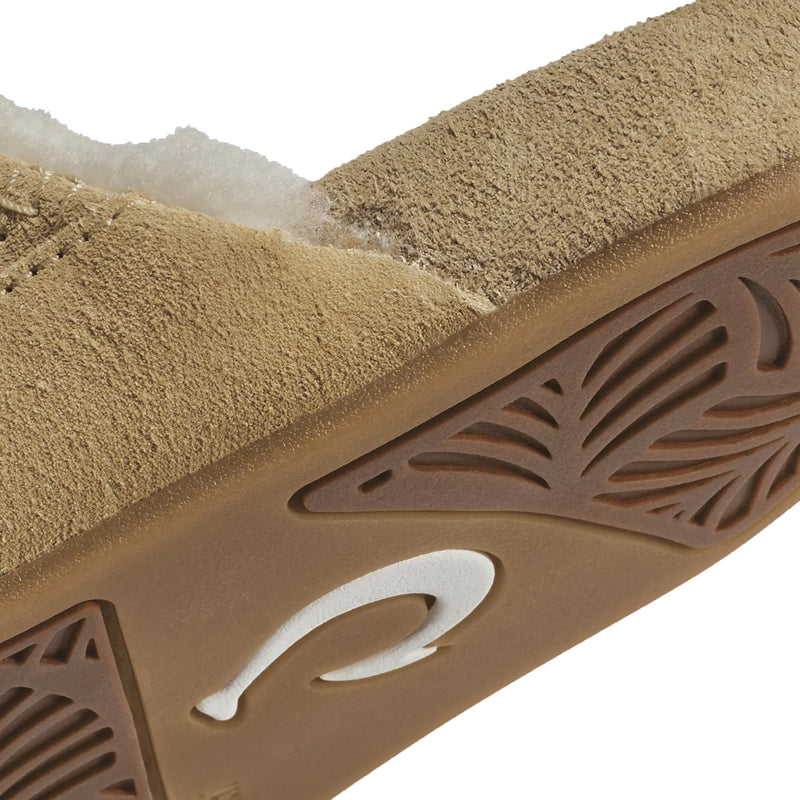 Load image into Gallery viewer, OluKai Women's Kīpe‘a Mālie Mule Slippers 5