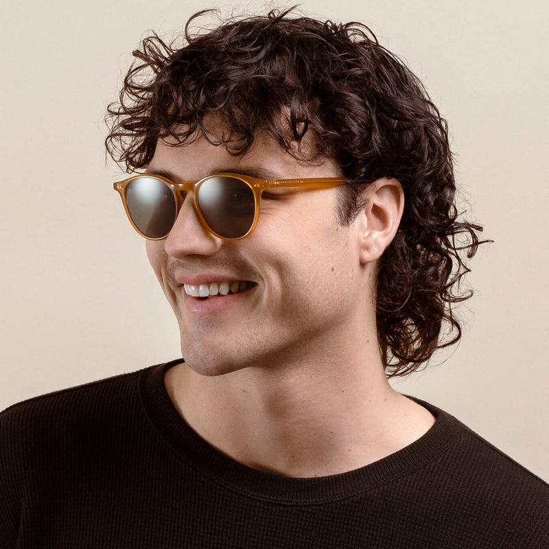 Load image into Gallery viewer, RAEN Basq Polarized Sunglasses - Honey/Green 7