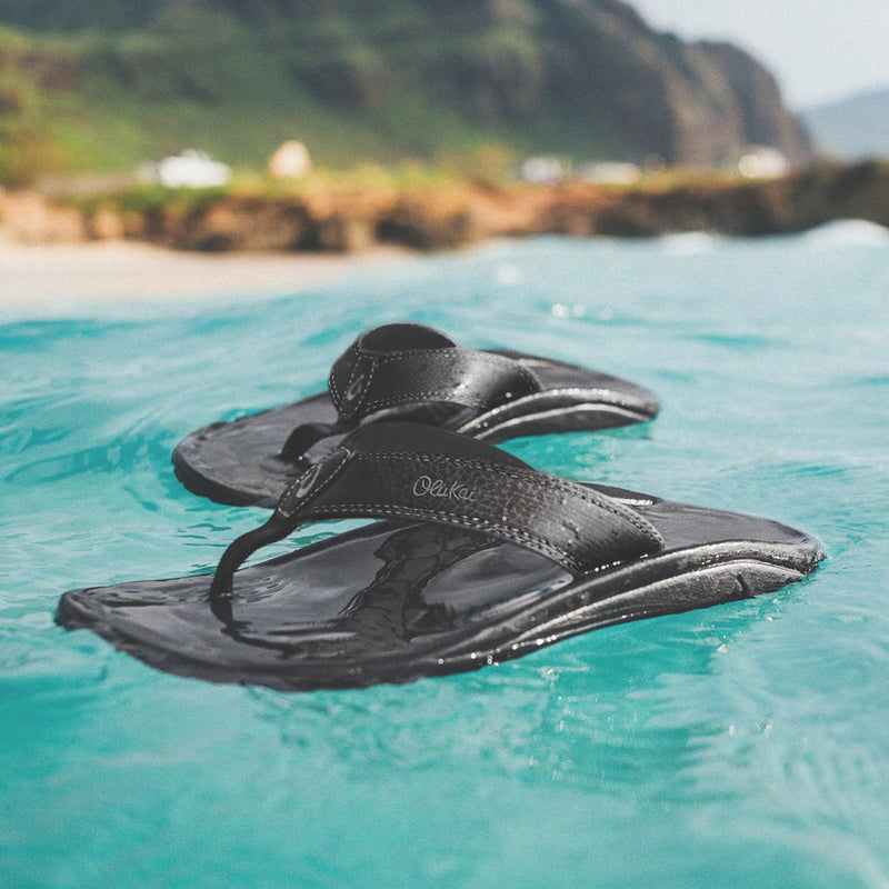 Load image into Gallery viewer, OluKai 'Ohana Sandals 22