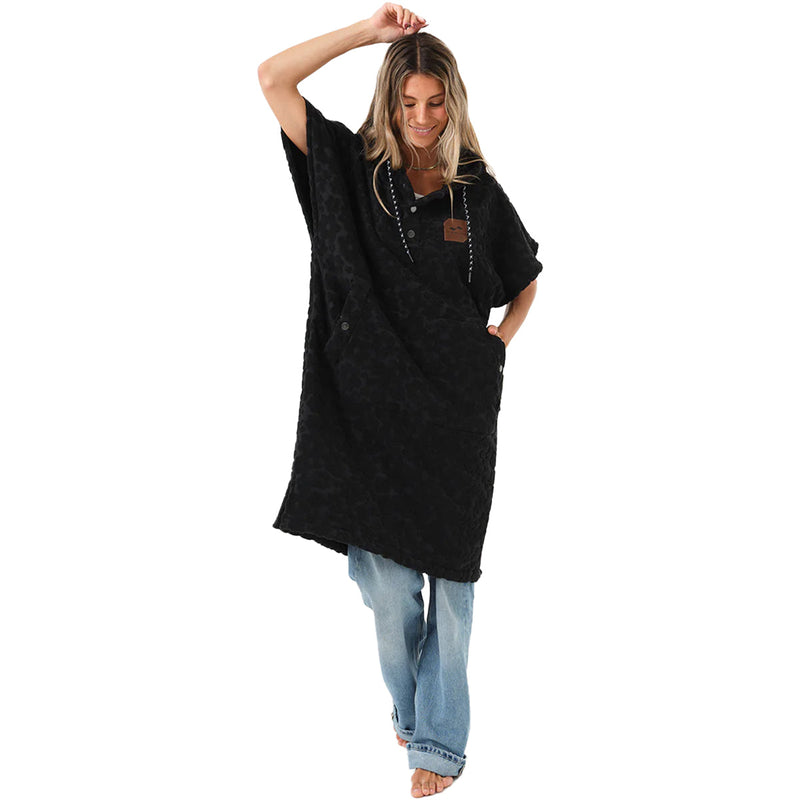 Load image into Gallery viewer, Slowtide Ginny Hooded Changing Poncho 15