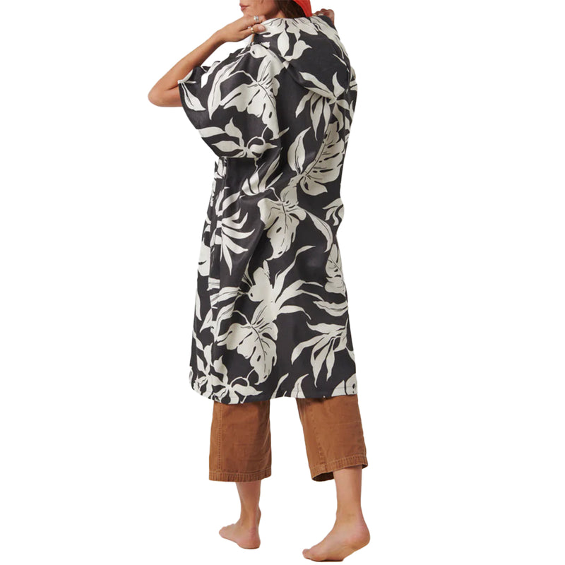 Load image into Gallery viewer, Slowtide Hauke Quick-Dry Hooded Changing Poncho 2