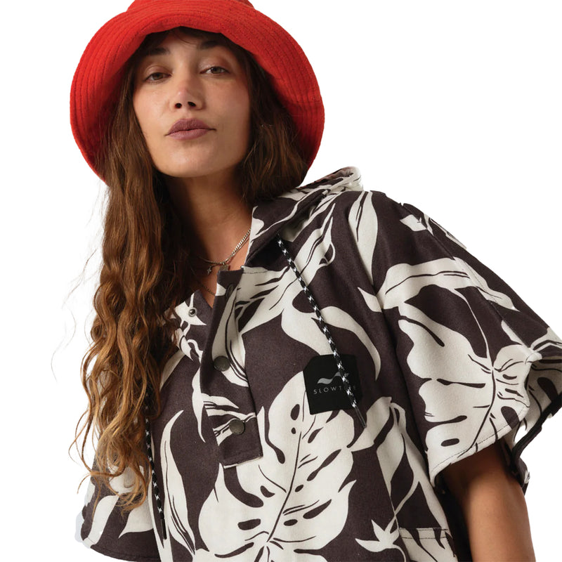 Load image into Gallery viewer, Slowtide Hauke Quick-Dry Hooded Changing Poncho 3