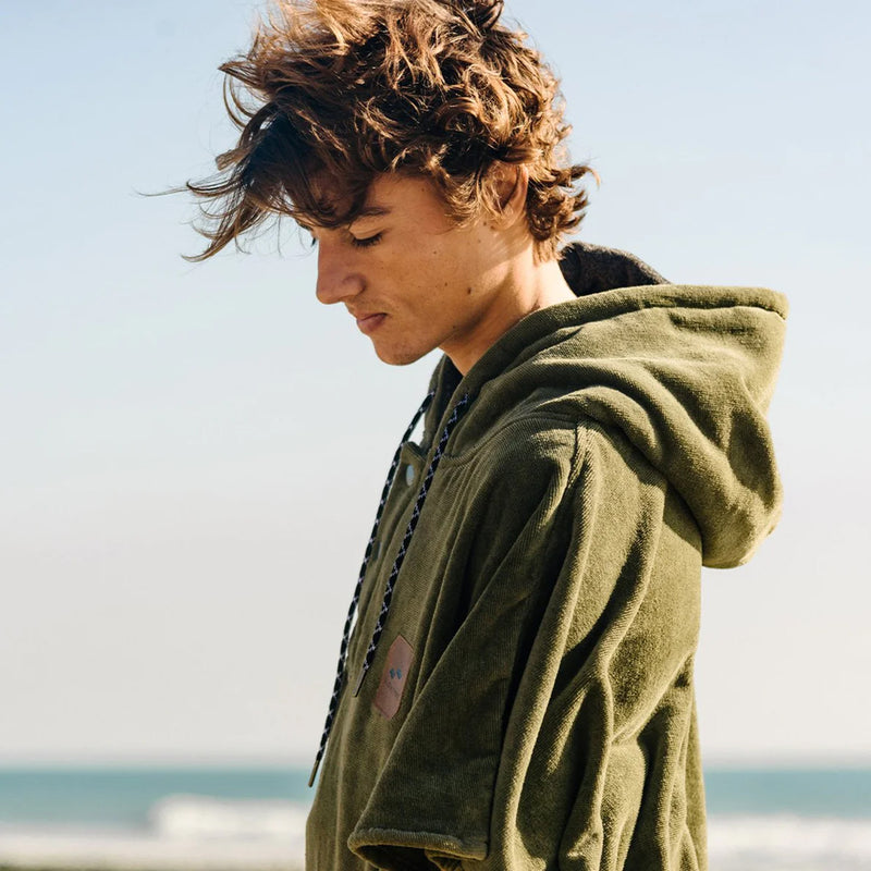 Load image into Gallery viewer, Slowtide The Digs Hooded Changing Poncho 22