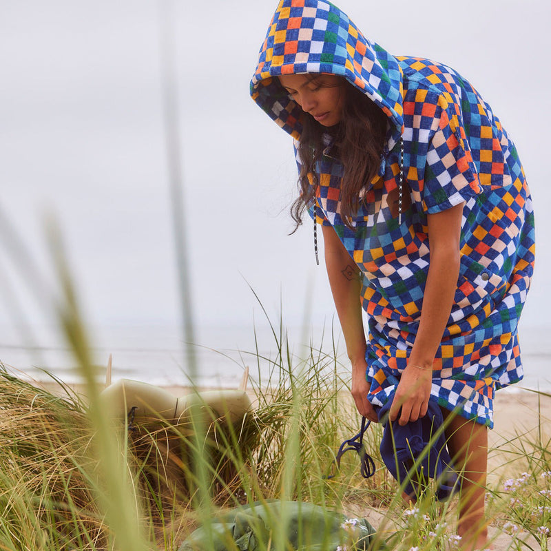 Load image into Gallery viewer, Slowtide Sundown Hooded Changing Poncho 6