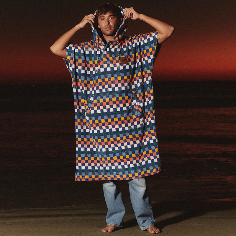 Load image into Gallery viewer, Slowtide Sundown Hooded Changing Poncho 15
