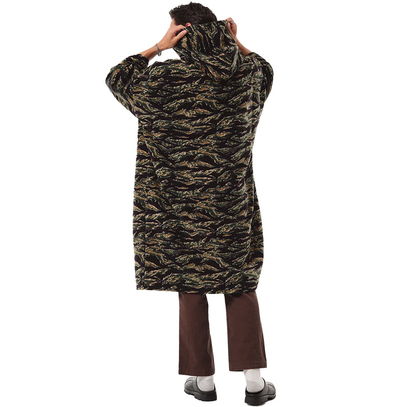 Load image into Gallery viewer, Slowtide Major Chilling Fleece Hooded Changing Poncho 2