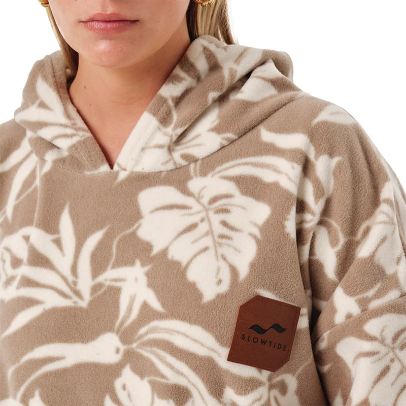 Load image into Gallery viewer, Slowtide Hauke Chilling Fleece Hooded Changing Poncho 4