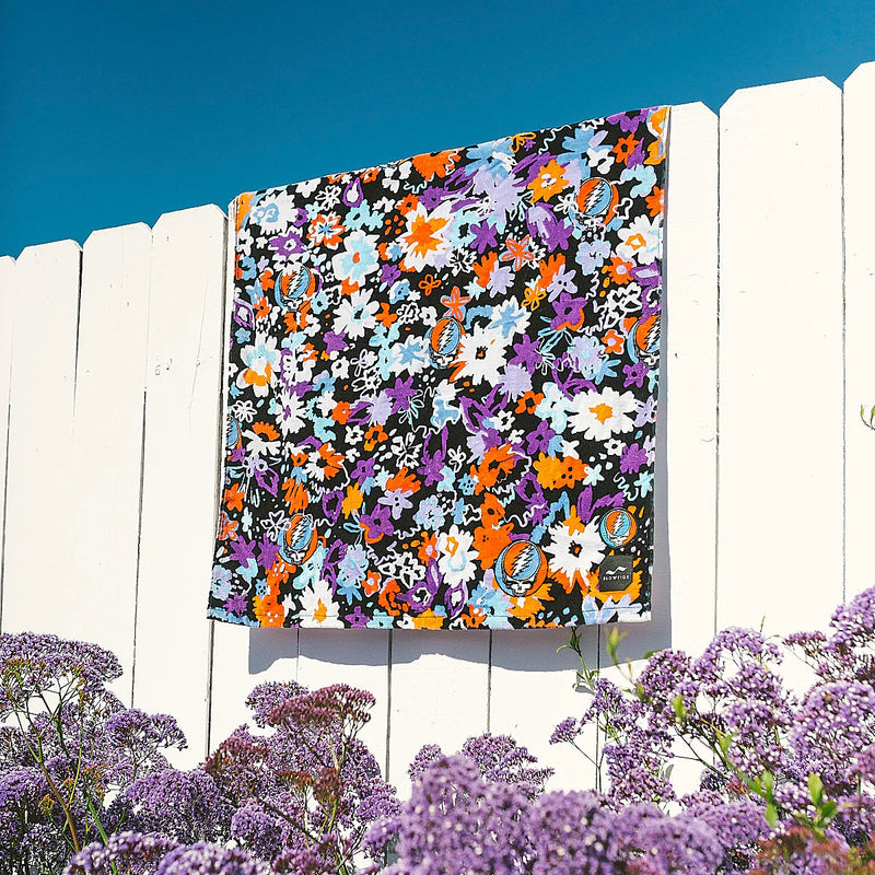 Load image into Gallery viewer, Slowtide Dead Flowers Beach Towel 7
