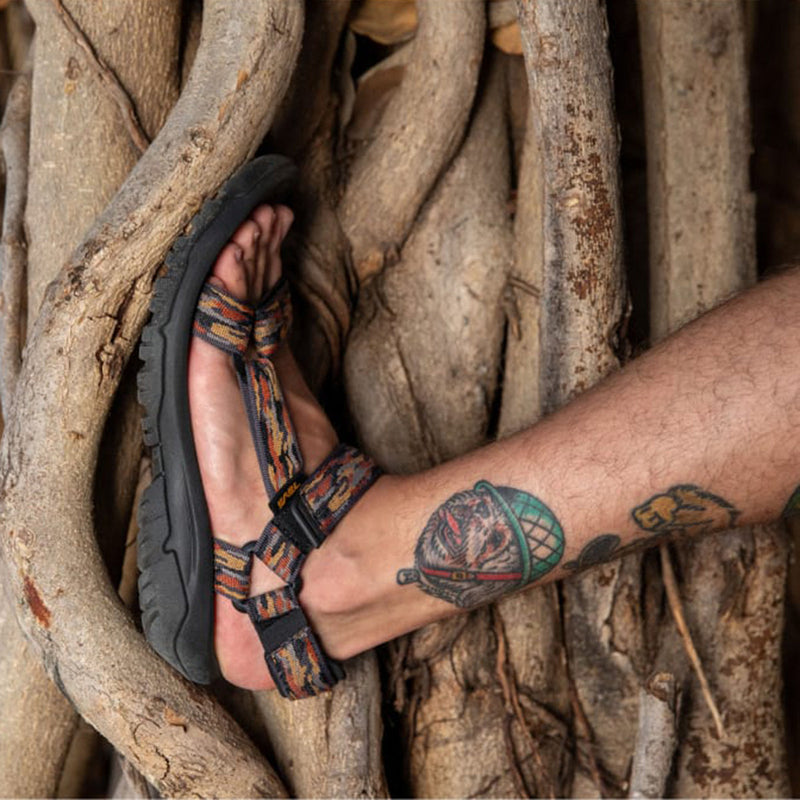 Load image into Gallery viewer, Teva Hurricane XLT2 Sandals 9