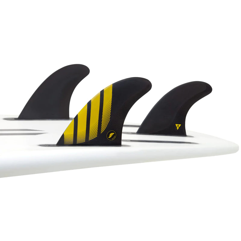 Load image into Gallery viewer, Futures P4 Alpha Tri-Fin Set - Small - Carbon/Yellow 2