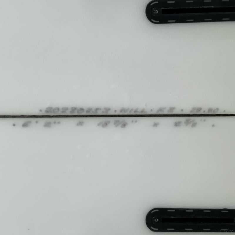 Load image into Gallery viewer, Tokoro K3 6'2 × 18 ⅞ × 2 ⅜ Surfboard • USED 4
