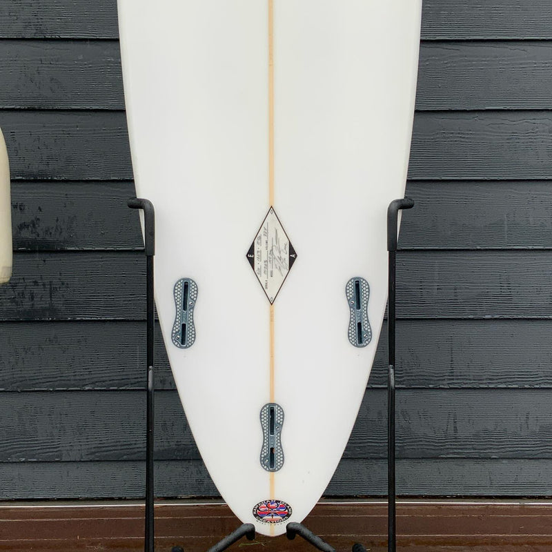 Load image into Gallery viewer, Arakawa MR200 6'10 × 18 ⅝ × 2 9/16 Surfboard • USED 3
