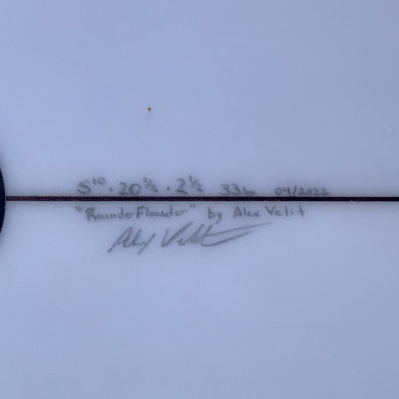 Load image into Gallery viewer, AV Rounder Flounder 5'10 × 20 ½ × 2 ½ Surfboard • USED 4
