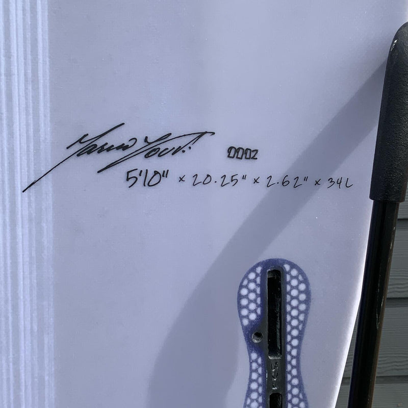 Load image into Gallery viewer, Sharp Eye Modern 2.5 5'10 × 20 ¼ × 2 ⅝ Surfboard • USED 4
