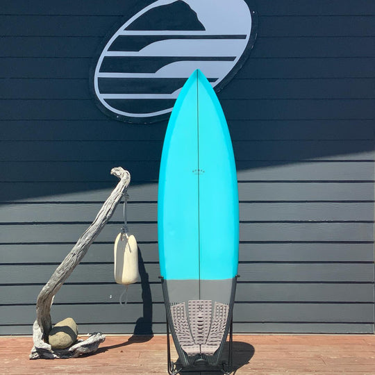 Nomad Custom 5'11 × 19 ½ × 2 ½ Surfboard • USED