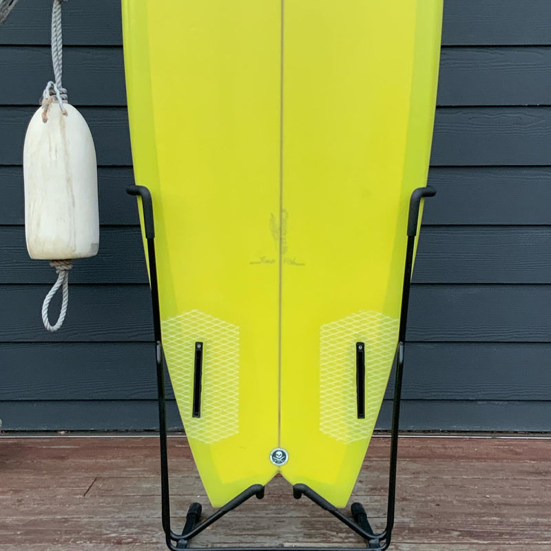 Load image into Gallery viewer, Mesa Twin Fish 5'7 × 20 ¼ × 2 9/16 Surfboard • USED 3
