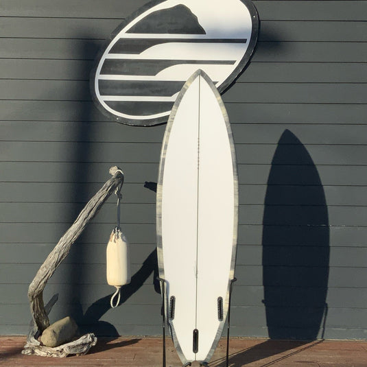 Pace Custom 5'11 × 19 ½ × 2 ½ Surfboard • USED 2