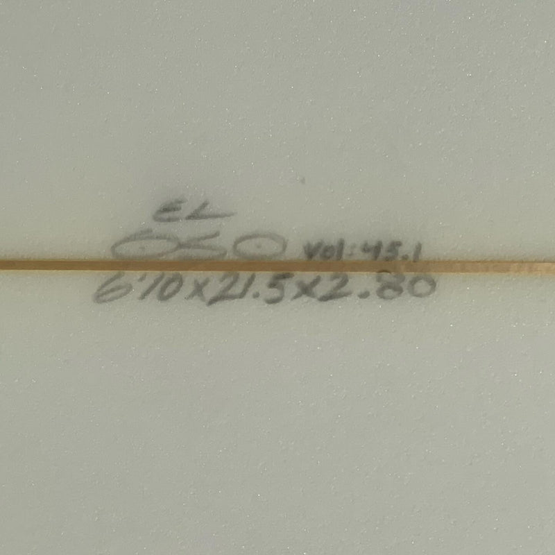 Load image into Gallery viewer, El Oso Custom 6'10 × 21 ½ × 2 ⅘ Surfboard • USED 4
