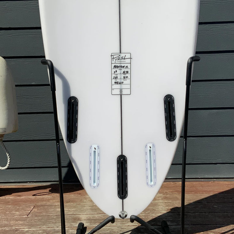 Load image into Gallery viewer, Pyzel Phantom XL 5'8 × 19 ⅜ × 2 11/16 Surfboard • USED 3
