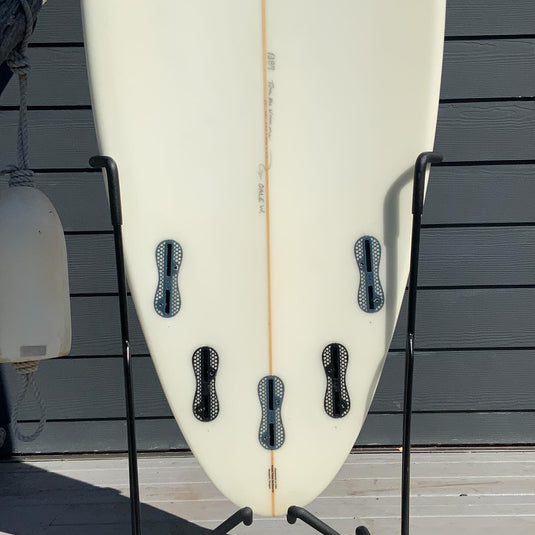 Ocean Pulse Custom 5'8 × 20 × 2 ½ Surfboard • USED 3