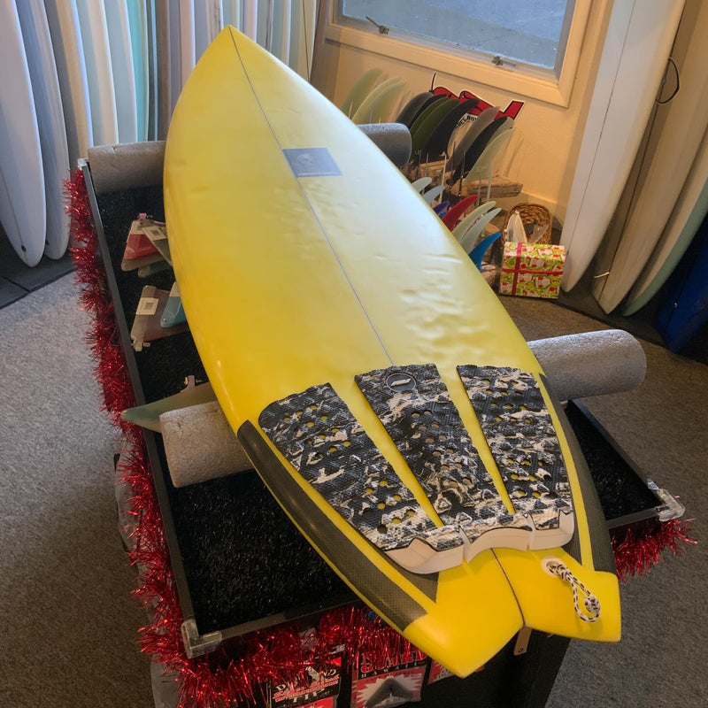 Load image into Gallery viewer, Christenson OP3 5'9 × 19 ¼ × 2 ⅜ Surfboard • USED 5
