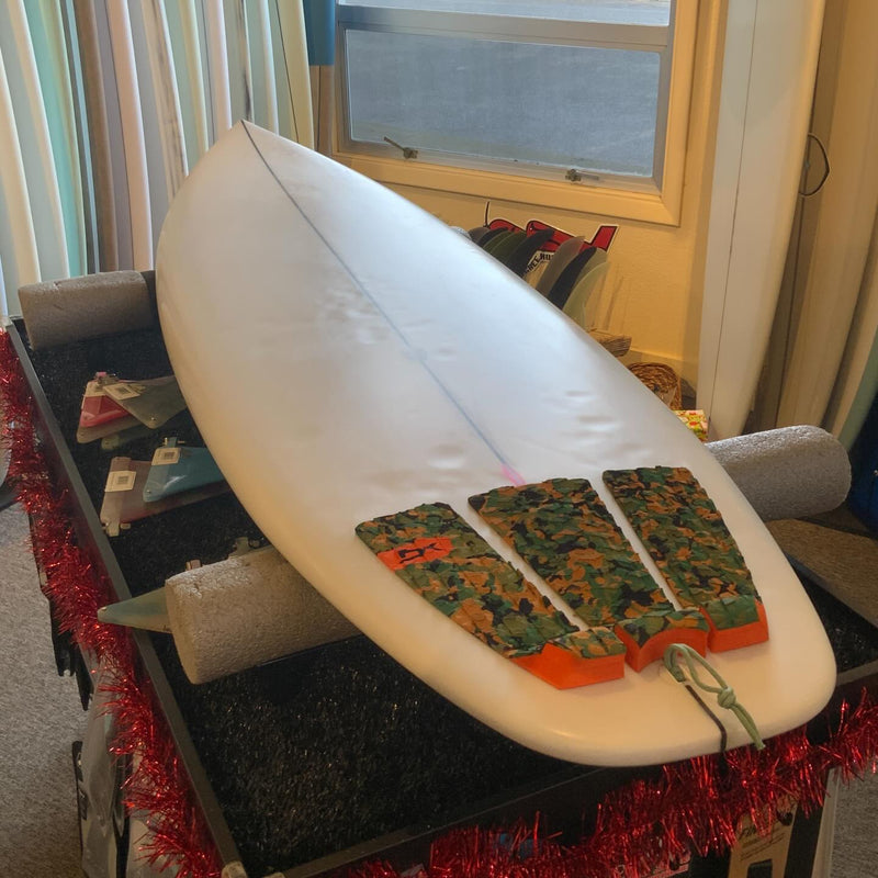 Load image into Gallery viewer, Christenson OP1 5'9 × 20 × 2 9/16 Surfboard • USED 6
